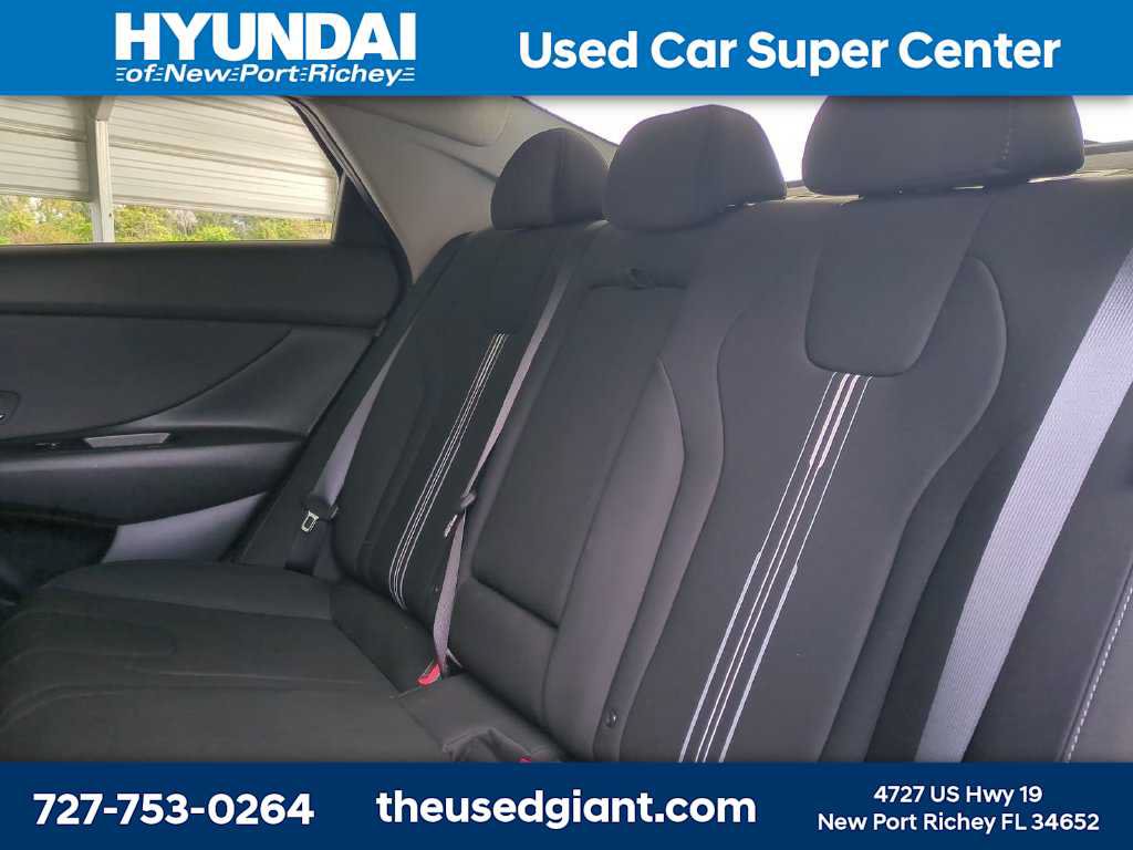 Certified 2025 Hyundai Elantra SEL FWD image 13