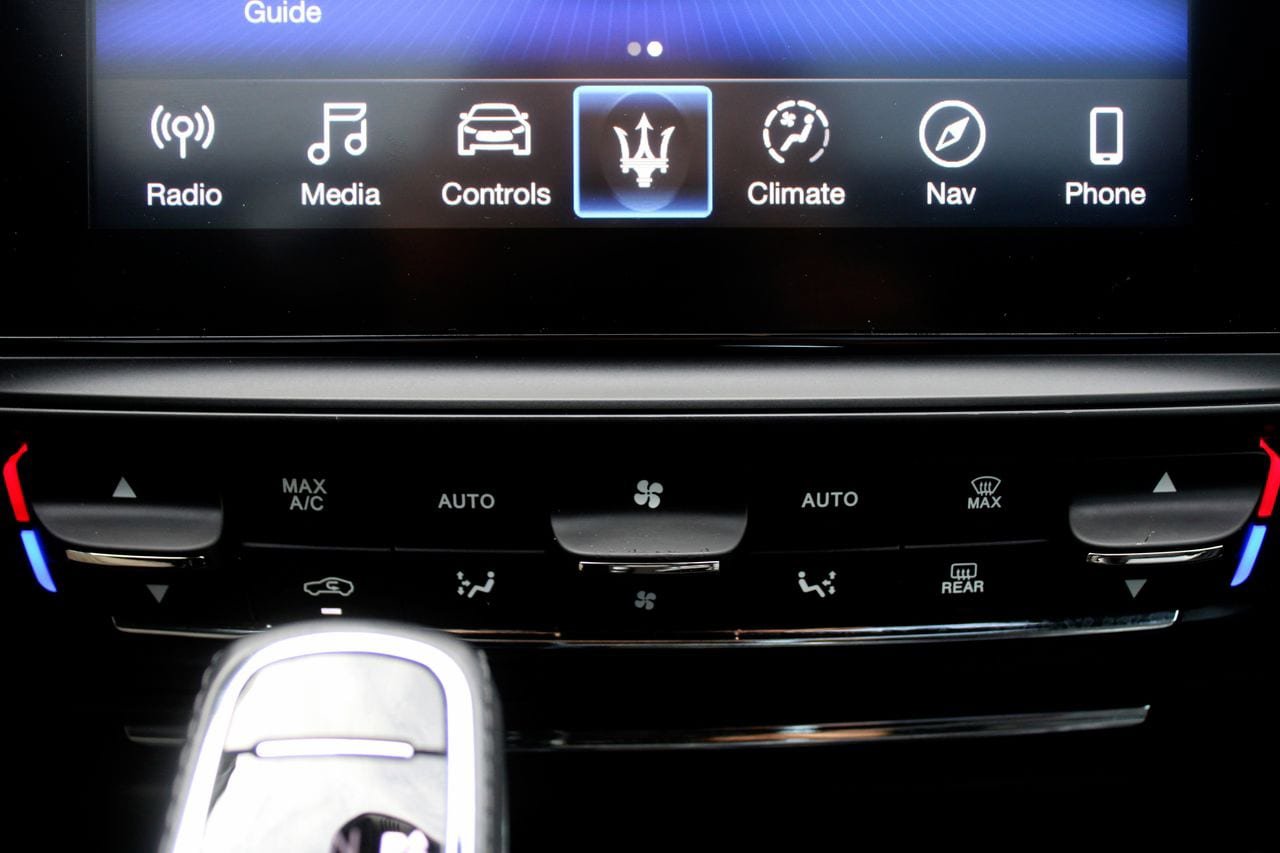 Used 2020 Maserati Quattroporte S GranSport Q4 AWD/4WD image 28