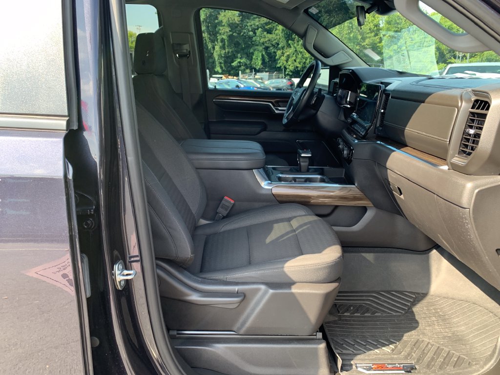 Used 2024 Chevrolet Silverado 1500 LT Trail Boss w/ Protection Package AWD/4WD image 30