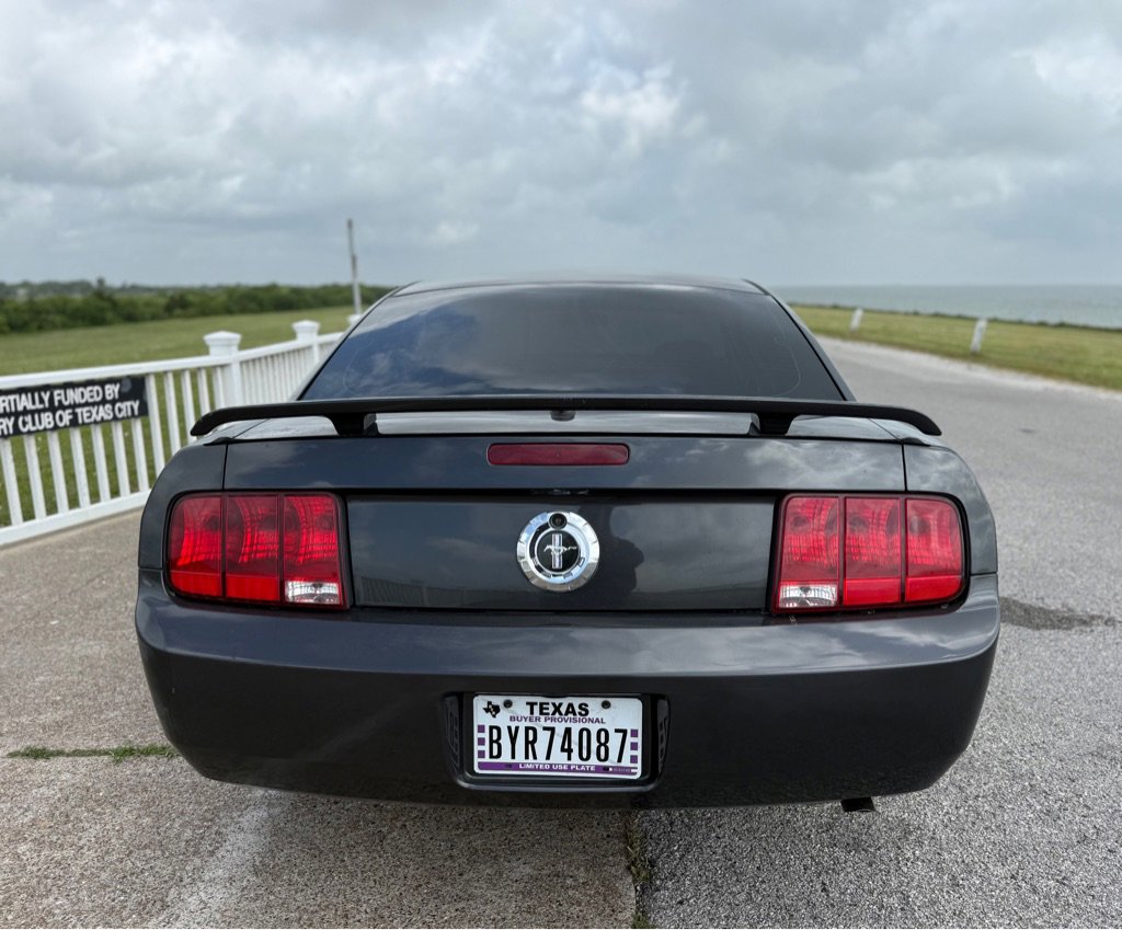 Used 2008 Ford Mustang Deluxe image 6