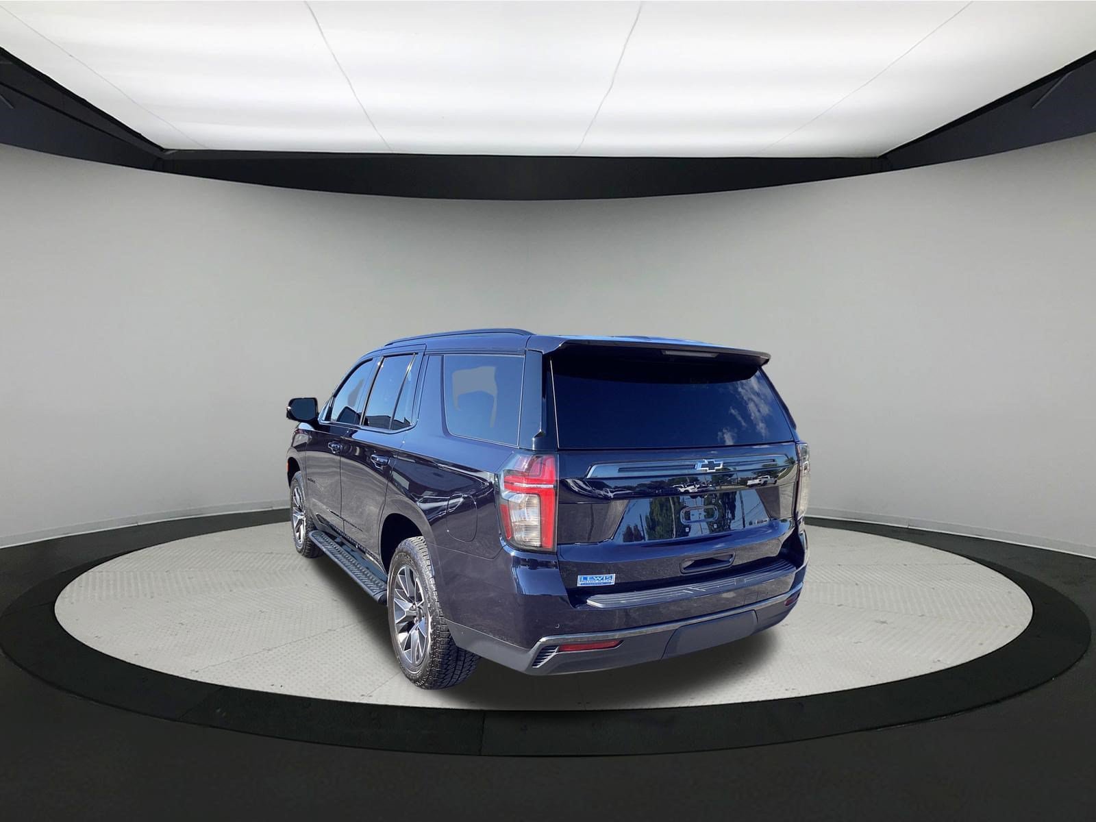 Used 2022 Chevrolet Tahoe Z71 w/ Luxury Package AWD/4WD image 6