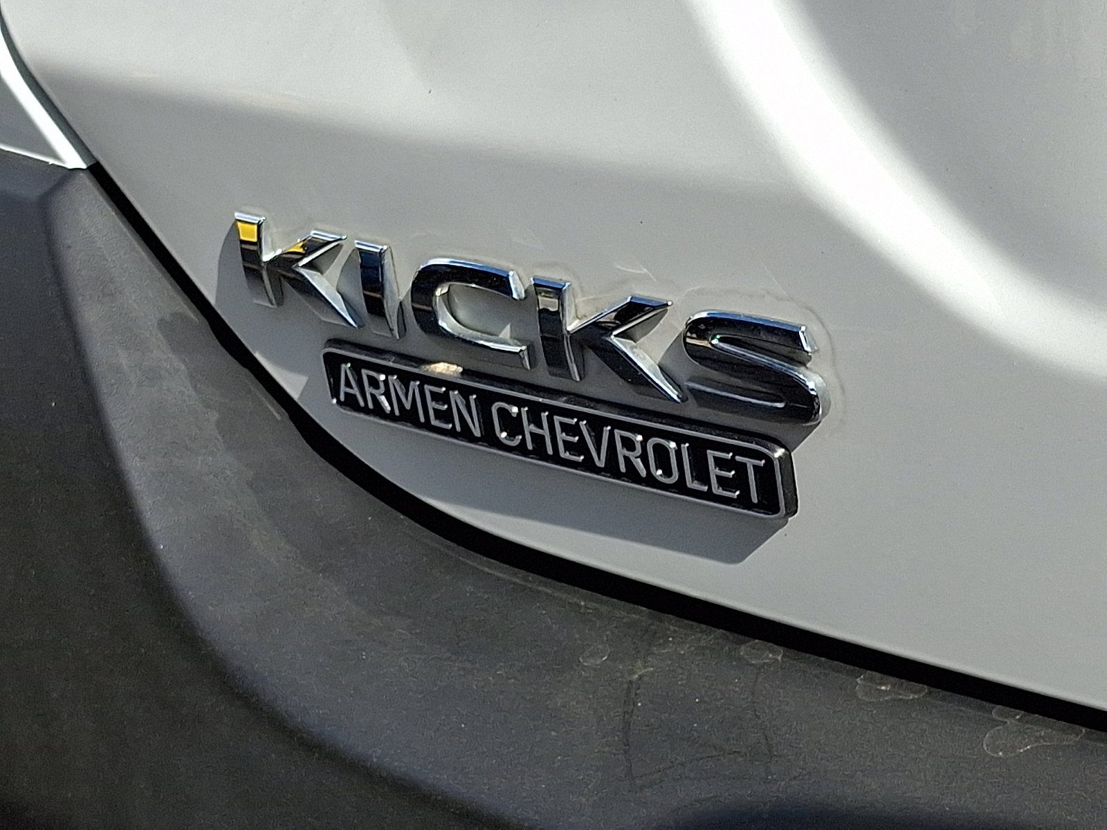 Used 2018 Nissan Kicks SR w/ Premium Package FWD image 31