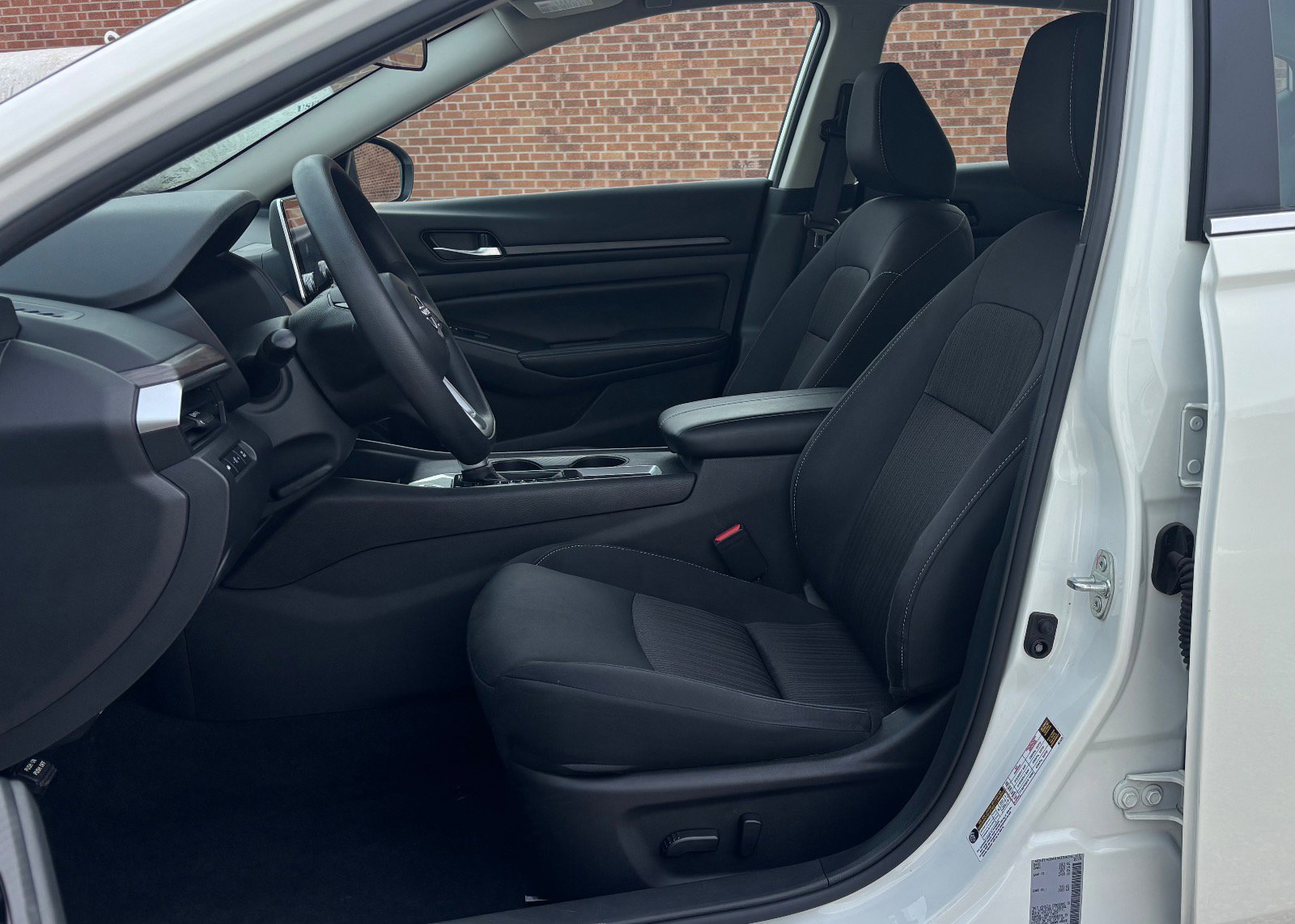 Used 2025 Nissan Altima 2.5 SV image 23