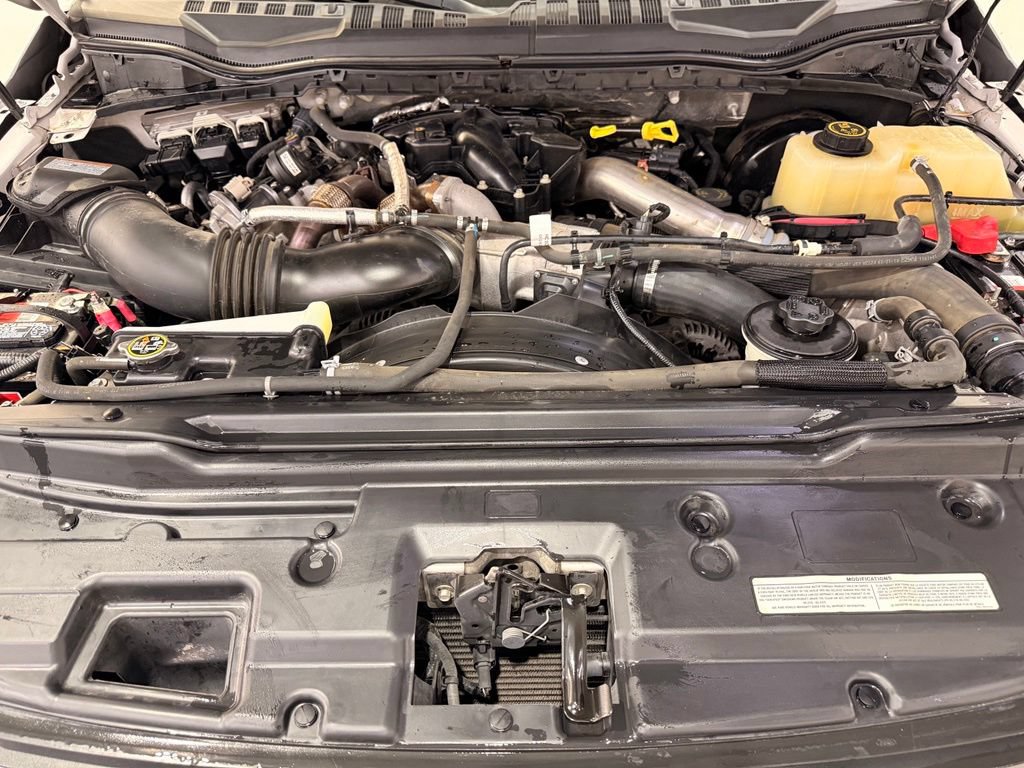 Used 2019 Ford F350 Lariat w/ Lariat Value Package AWD/4WD image 6