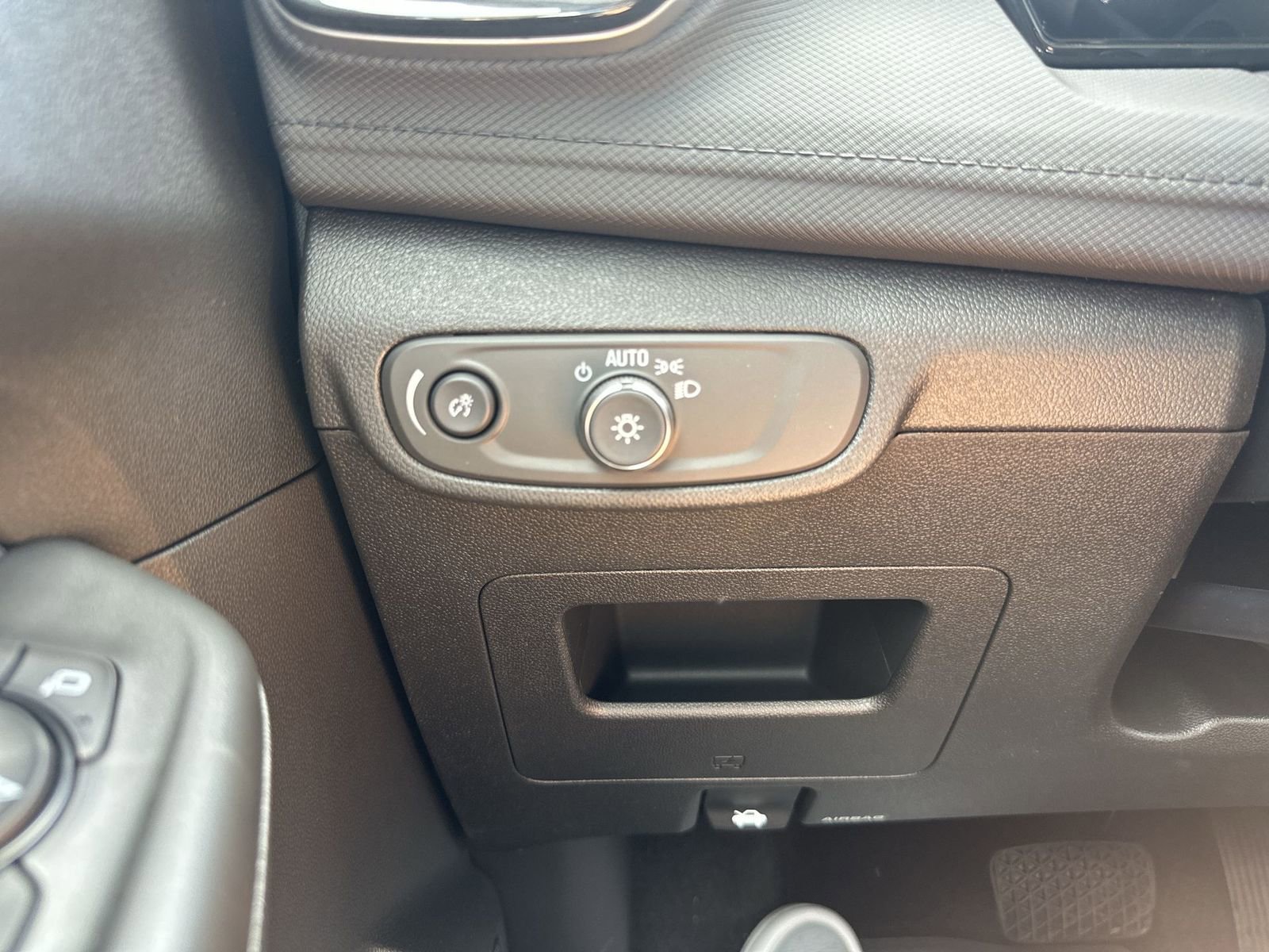 New 2026 Chevrolet TrailBlazer LT w/ Convenience Package image 17