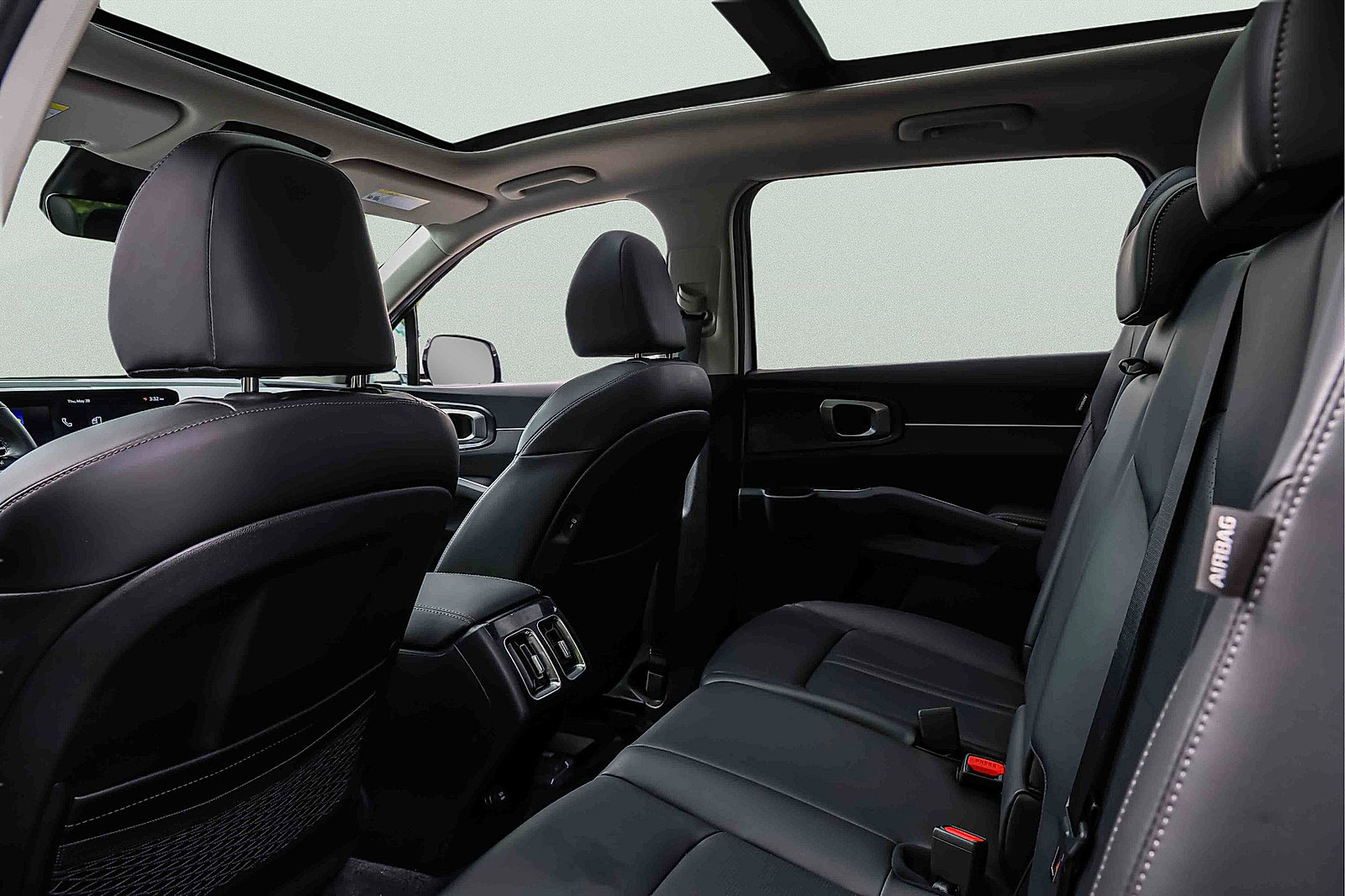 Certified 2026 Kia Sorento S w/ S Panoramic Sunroof Package FWD image 23