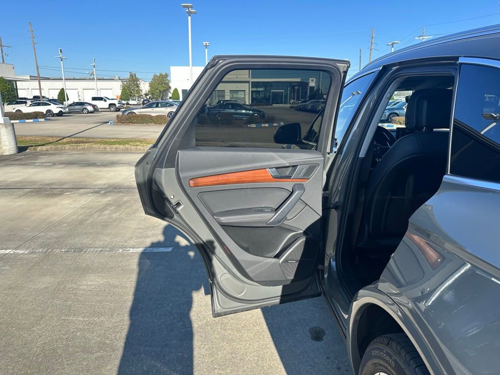 Used 2023 Audi Q5 2.0T Premium Plus w/ Premium Plus Package image 23
