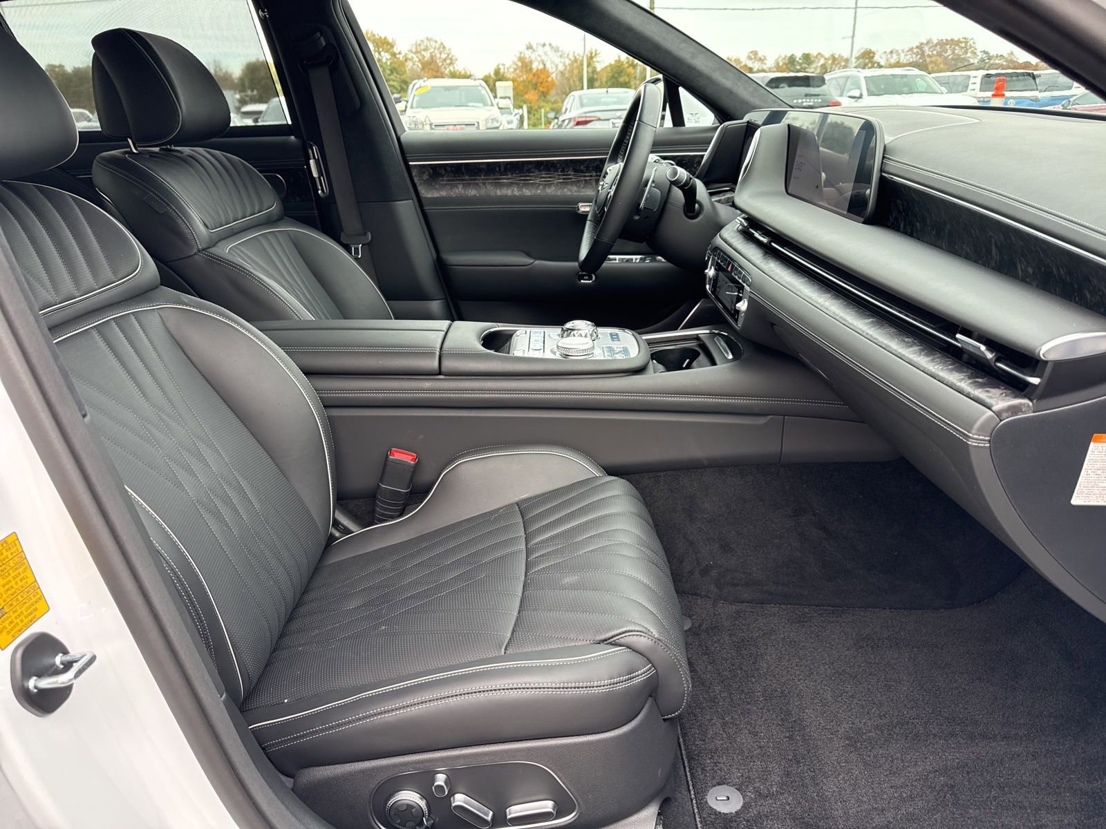 Used 2025 Genesis G90 3.5T image 36