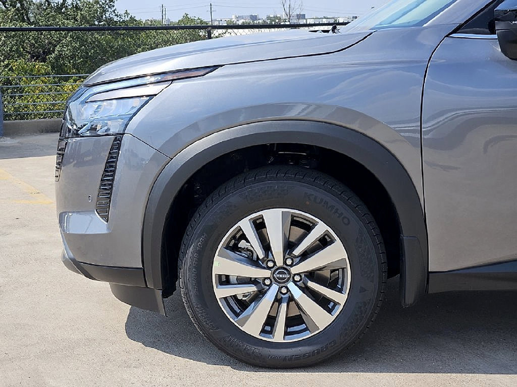 New 2026 Nissan Pathfinder SL w/ Cargo Package FWD image 10