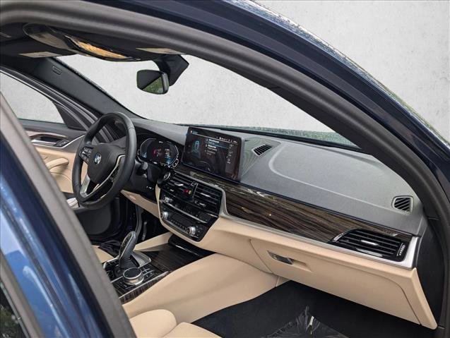 Certified 2023 BMW 530e w/ Convenience Package image 24