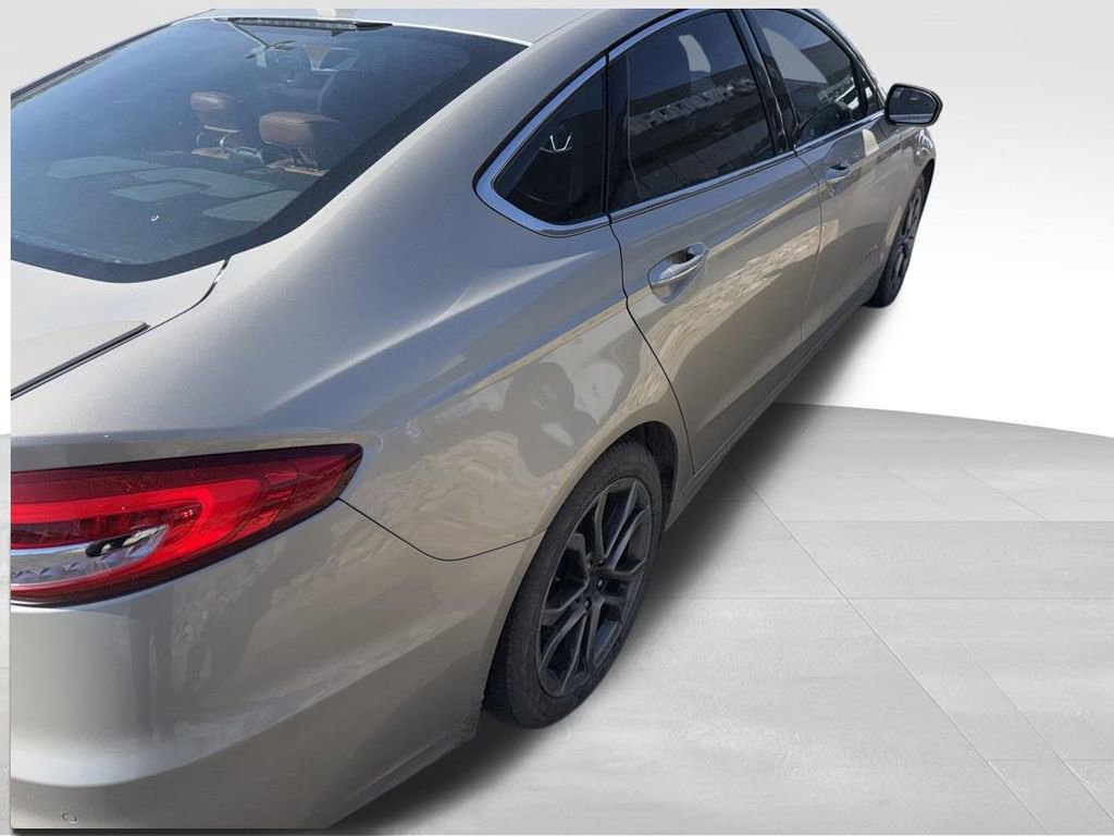 Used 2019 Ford Fusion Titanium image 16