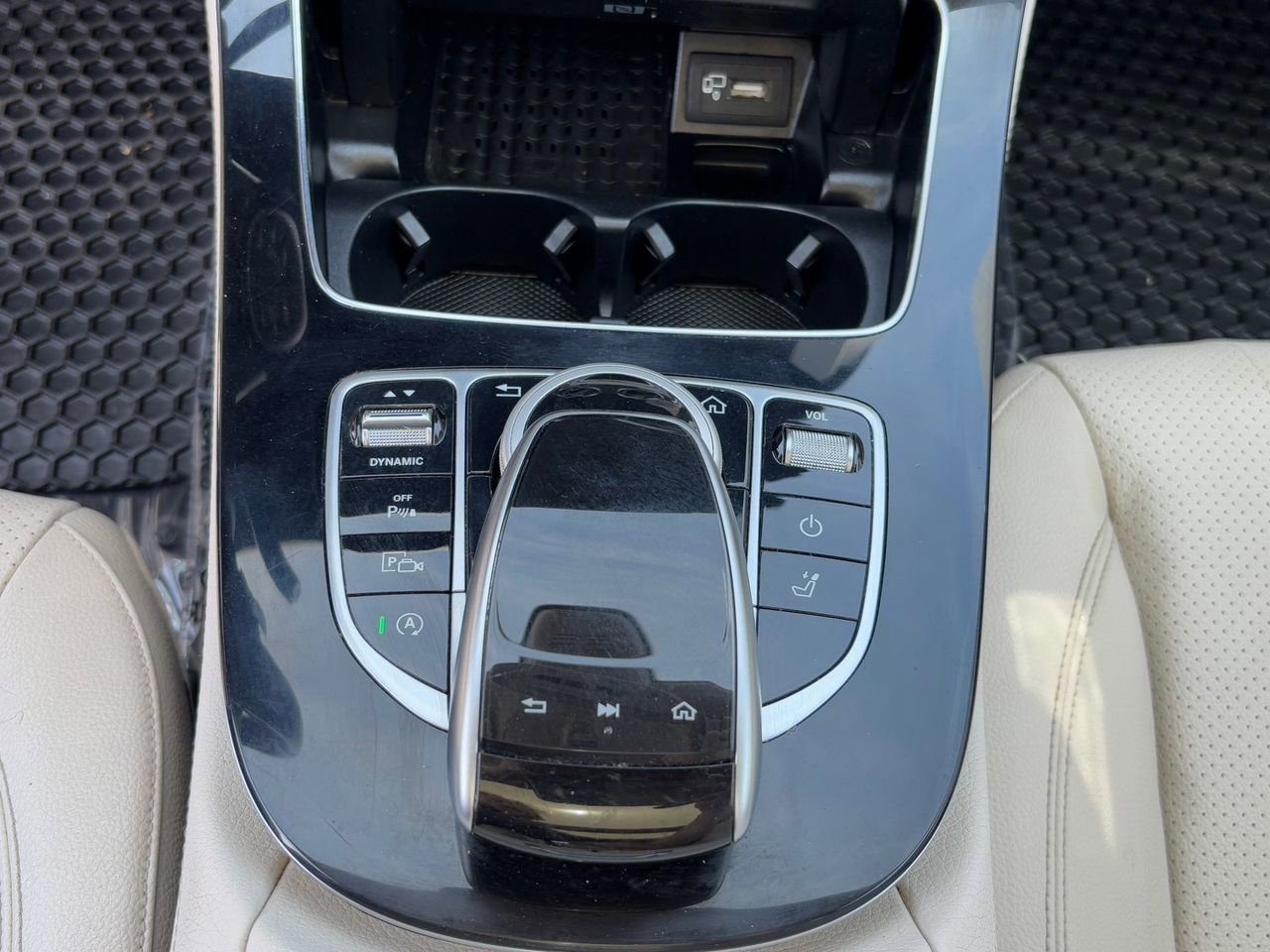 Used 2017 Mercedes-Benz E 400 4MATIC Wagon image 27