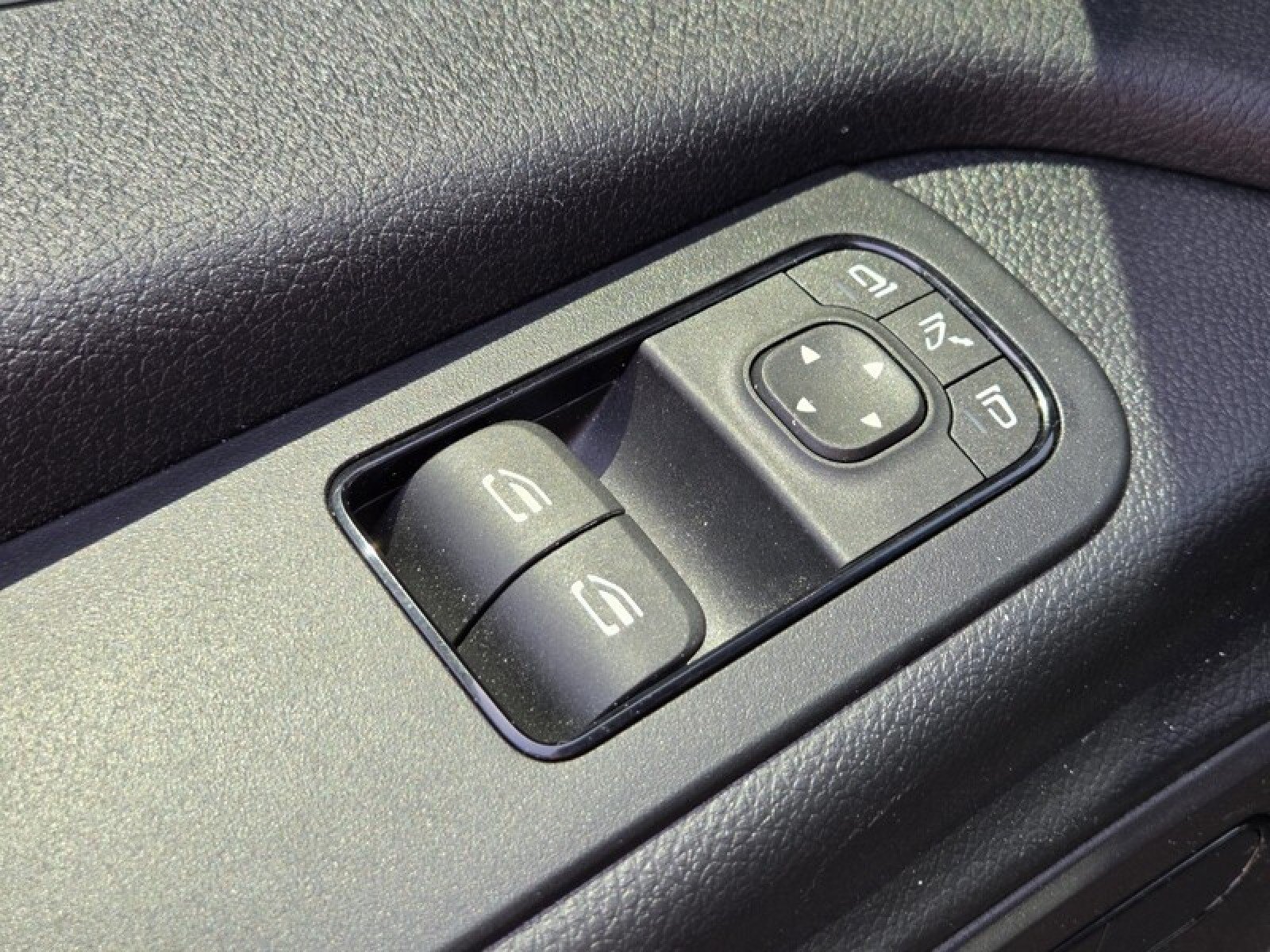 Used 2025 Mercedes-Benz Sprinter 2500 image 24