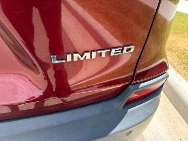 Used 2019 Jeep Cherokee Limited w/ Technology Group AWD/4WD image 6