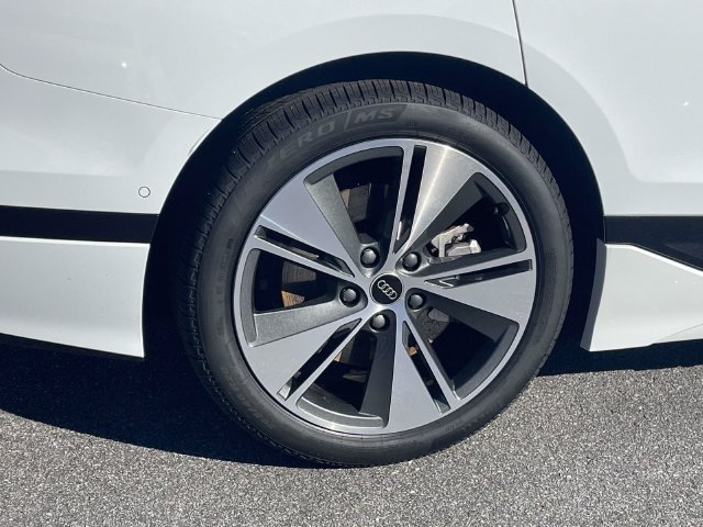 Certified 2025 Audi A6 e-tron Premium Plus w/ Premium Plus RWD image 9