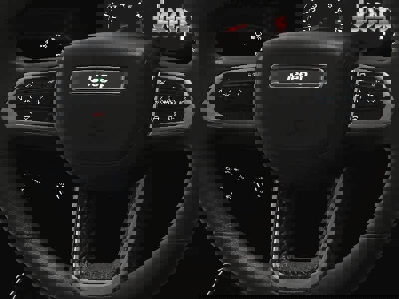 Used 2025 Jeep Compass Latitude w/ Sun & Sound Group image 26