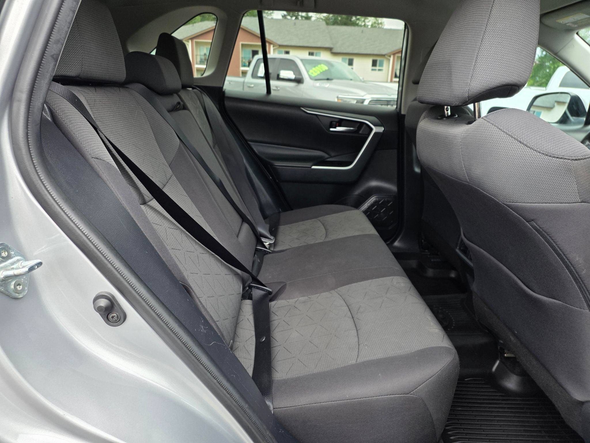 Used 2021 Toyota RAV4 XLE AWD/4WD image 24