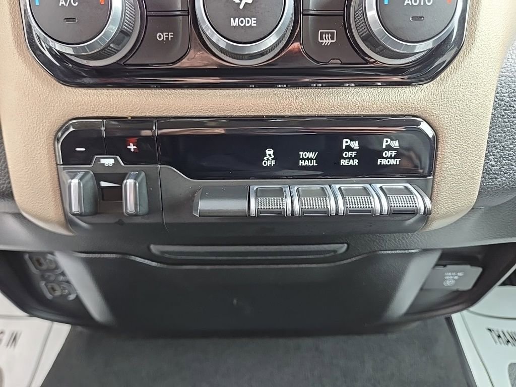 Used 2019 RAM 1500 Laramie AWD/4WD image 34