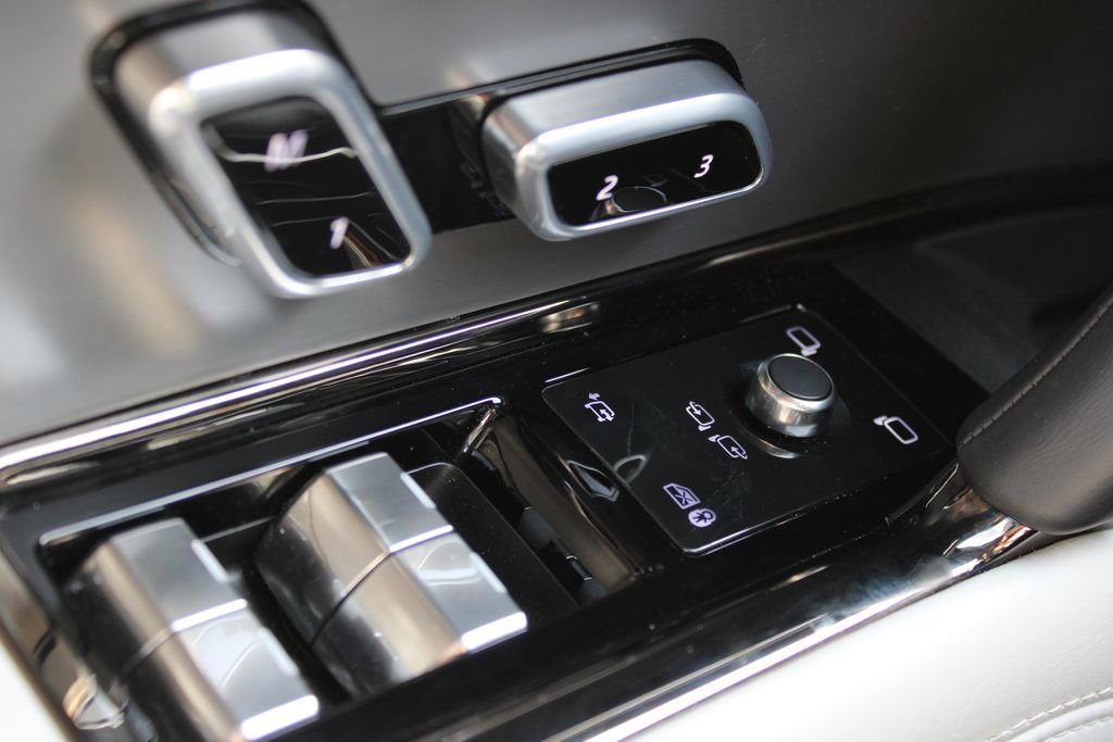 Used 2024 Land Rover Range Rover Sport SE AWD/4WD image 24