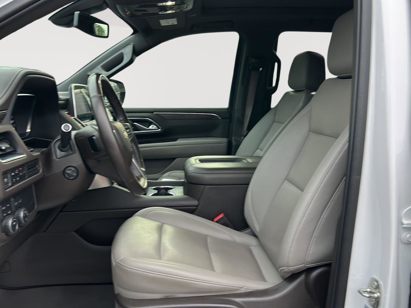 Used 2022 Chevrolet Tahoe LT w/ Luxury Package image 8