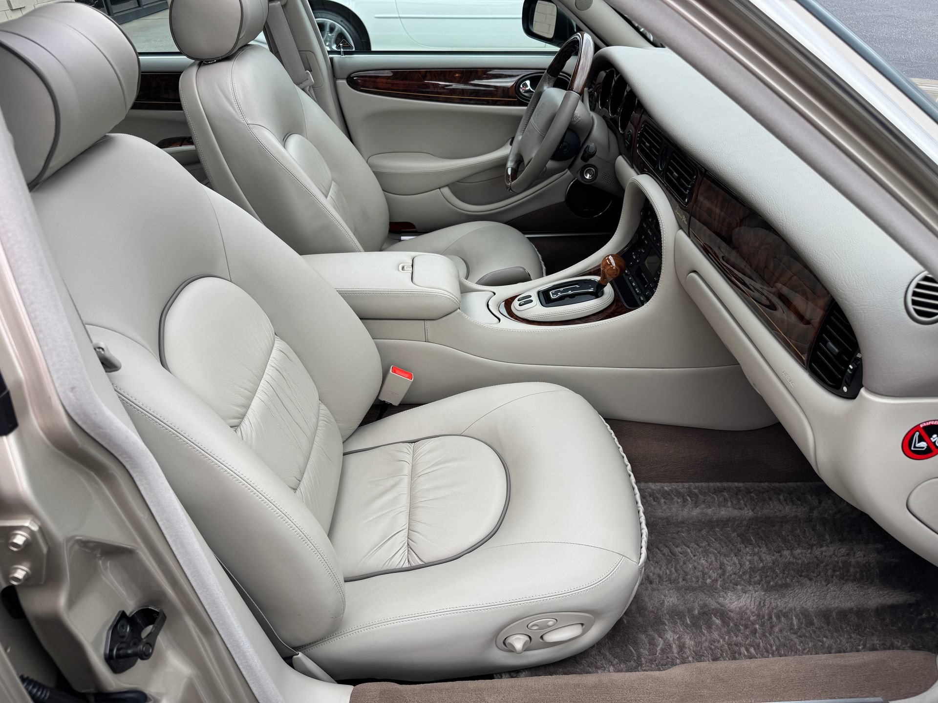 Used 2001 Jaguar XJ Supercharged RWD image 64