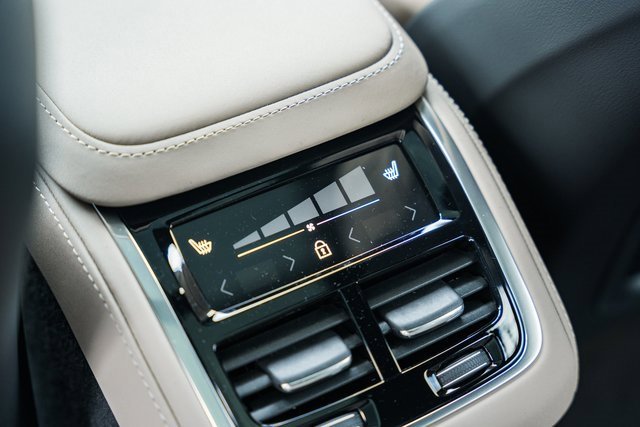 New 2026 Volvo XC90 B6 Plus w/ Protection Package Premier image 33