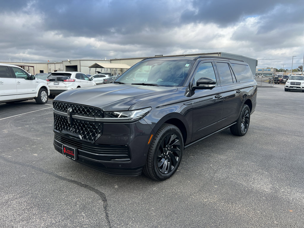 New 2025 Lincoln Navigator L Reserve w/ Jet Appearance Package image 3
