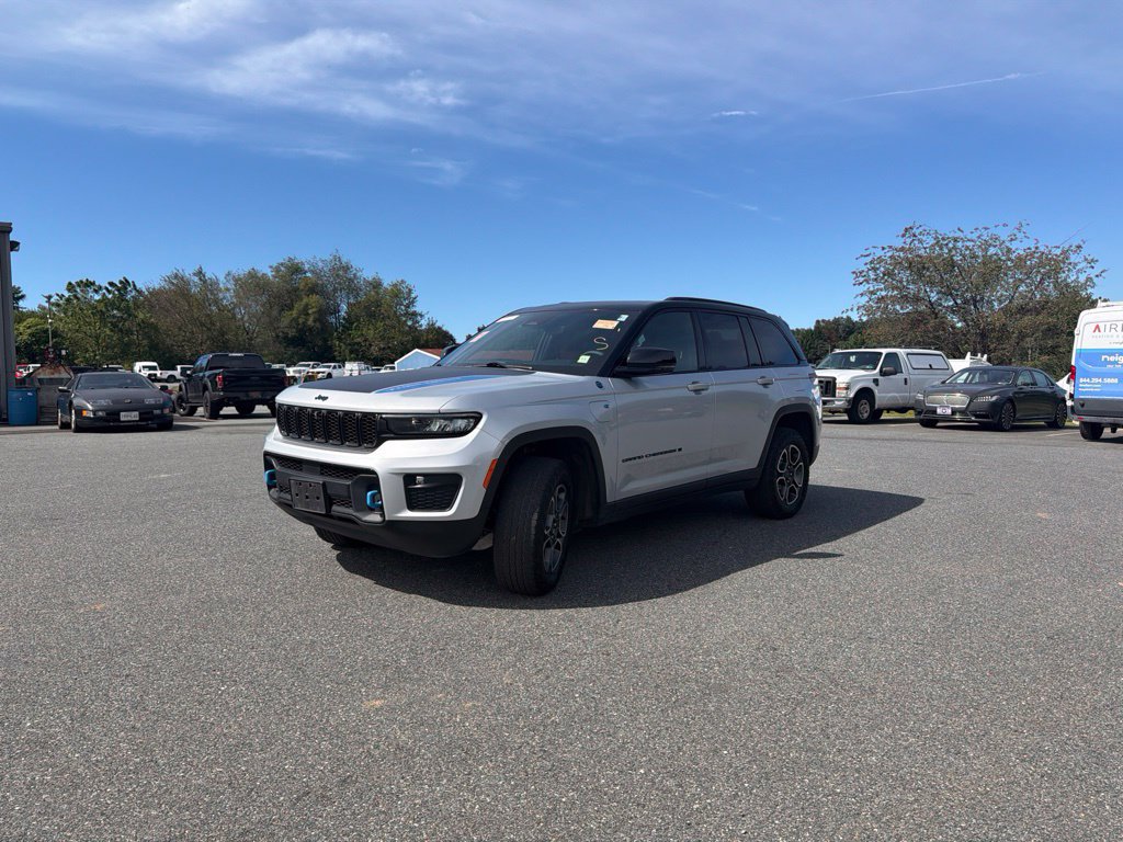 Used 2023 Jeep Grand Cherokee Trailhawk AWD/4WD image 3