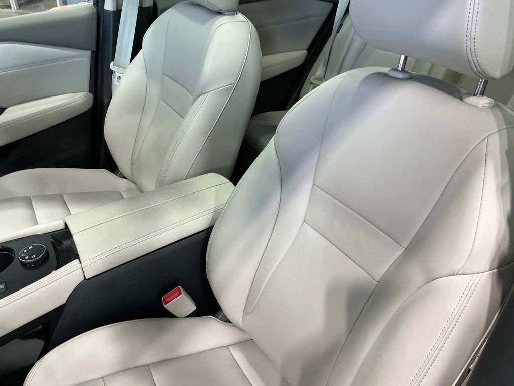 Used 2023 Nissan Rogue SL w/ SL Premium Package image 13