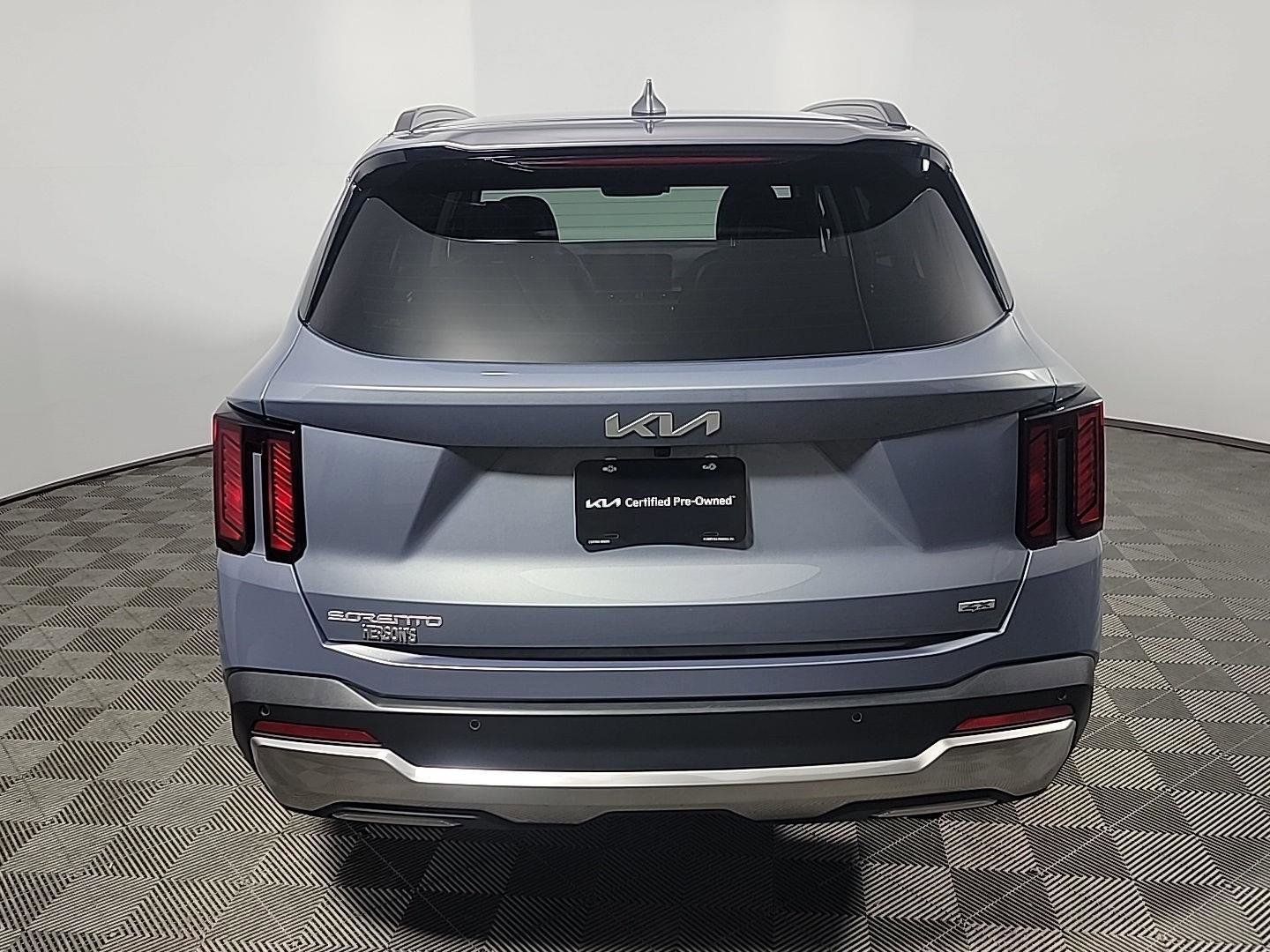 Used 2025 Kia Sorento EX w/ Panoramic Sunroof Package image 5