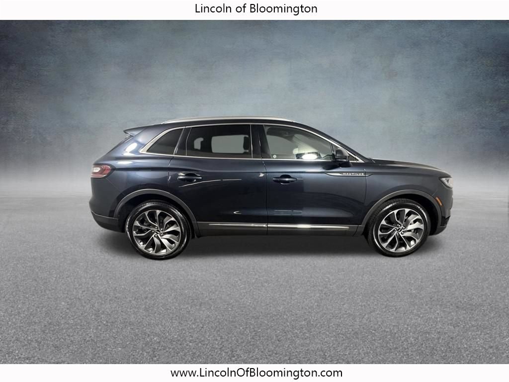 Certified 2023 Lincoln Nautilus Reserve w/ Luxury Package AWD/4WD image 9