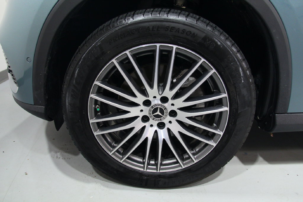 Certified 2025 Mercedes-Benz GLC 300 image 19