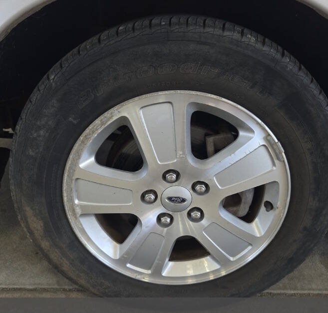 Used 2008 Ford Crown Victoria LX RWD image 10