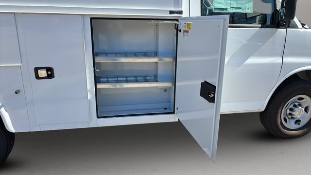 New 2025 Chevrolet Express 3500 w/ Power Convenience Package RWD image 27