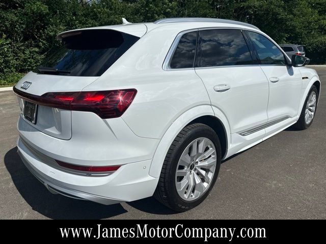 Used 2022 Audi e-tron S Premium Plus AWD/4WD image 5