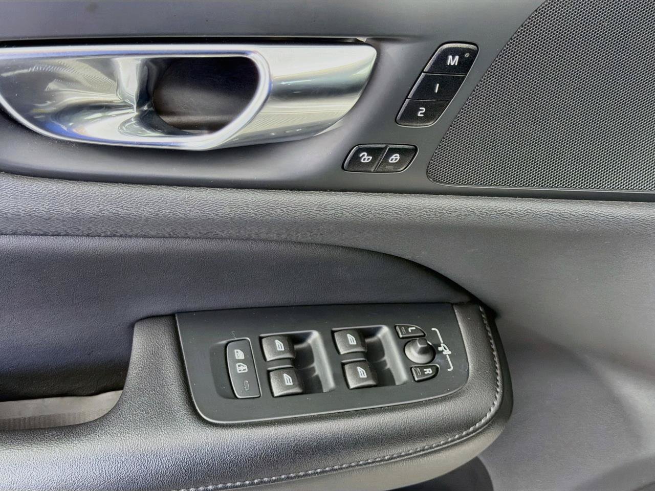 Used 2024 Volvo S60 B5 Plus FWD image 19