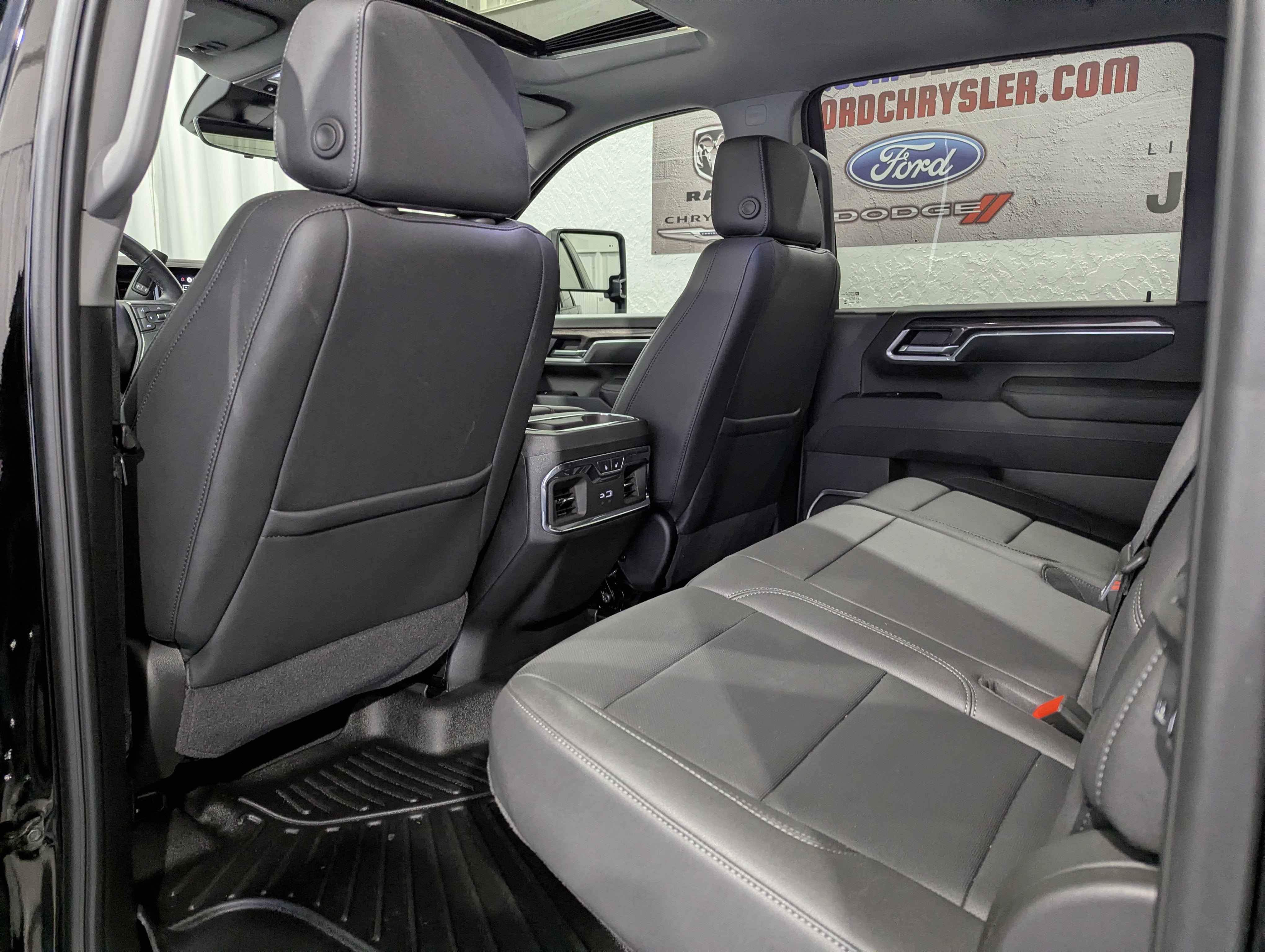 Used 2025 Chevrolet Silverado 2500 LTZ w/ LTZ Plus Package AWD/4WD image 16