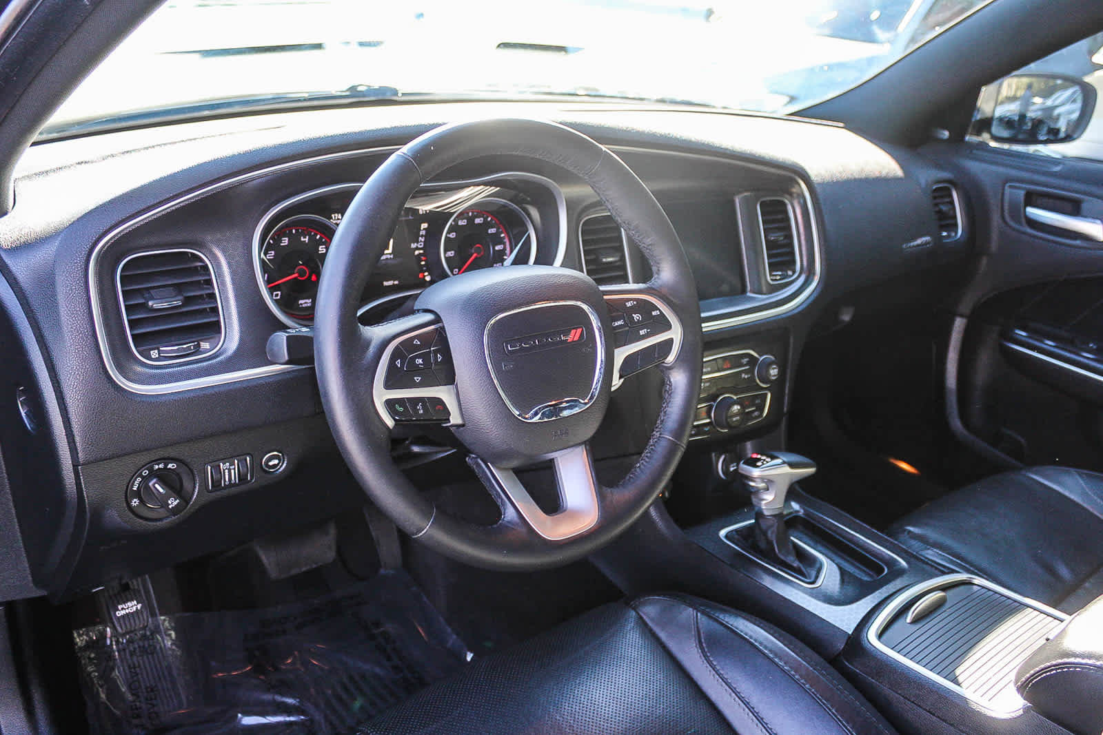 Used 2017 Dodge Charger SXT w/ Plus Group image 18