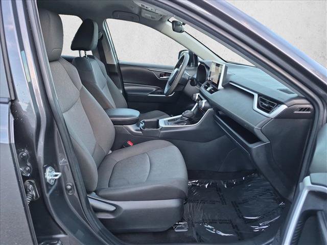 Used 2025 Toyota RAV4 XLE FWD image 20