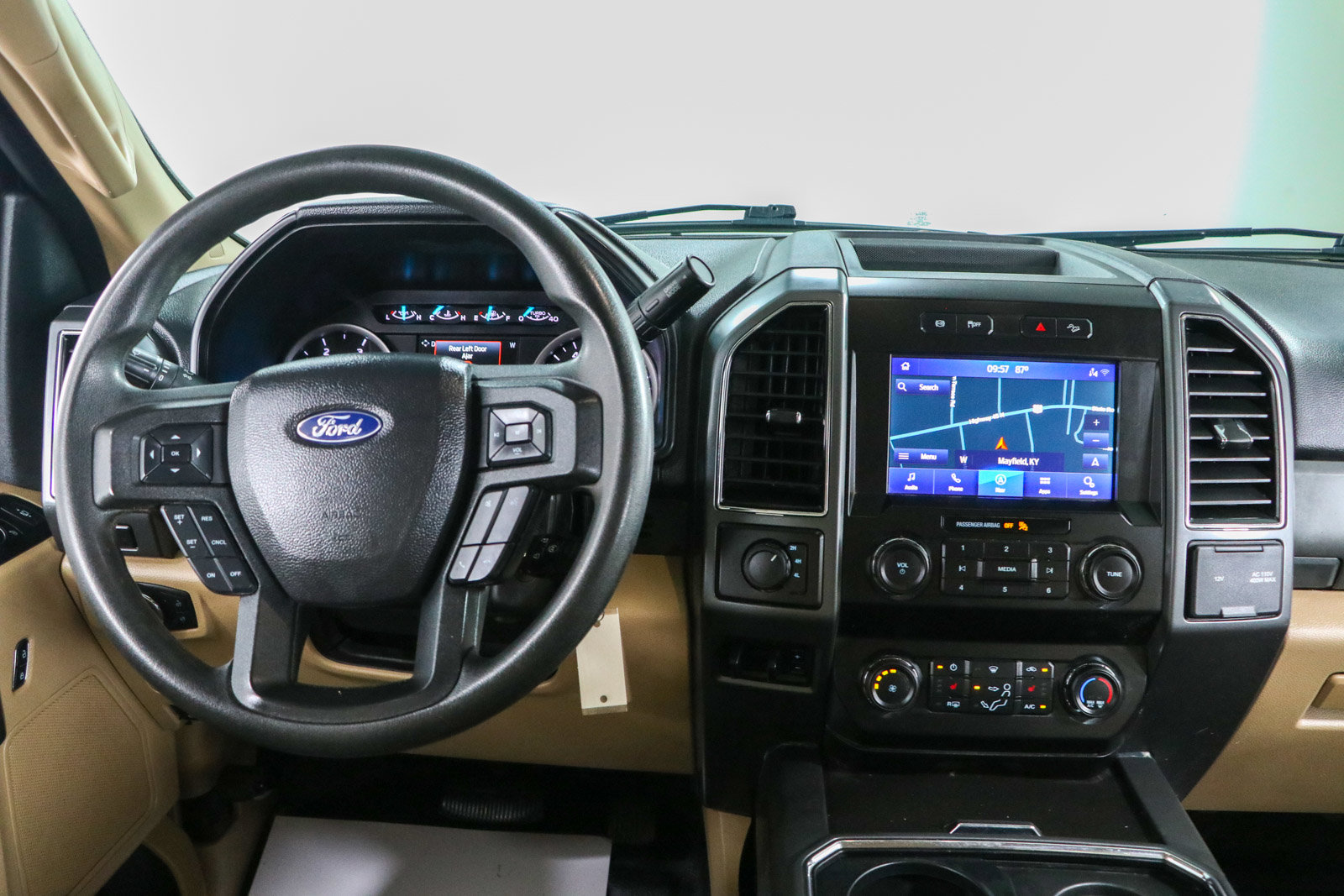 Used 2021 Ford F350 XLT w/ XLT Premium Package AWD/4WD image 18