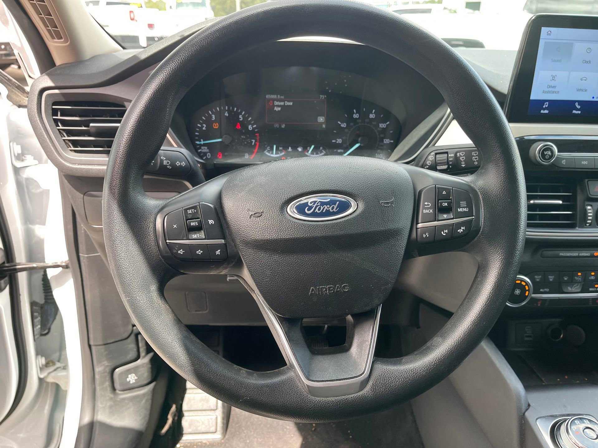 Used 2020 Ford Escape SE image 15