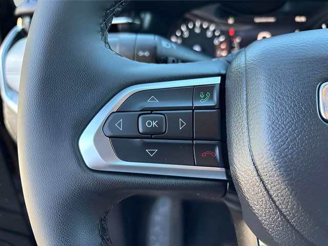Used 2025 Jeep Compass Limited AWD/4WD image 17