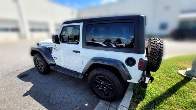 Used 2022 Jeep Wrangler Sport AWD/4WD image 4