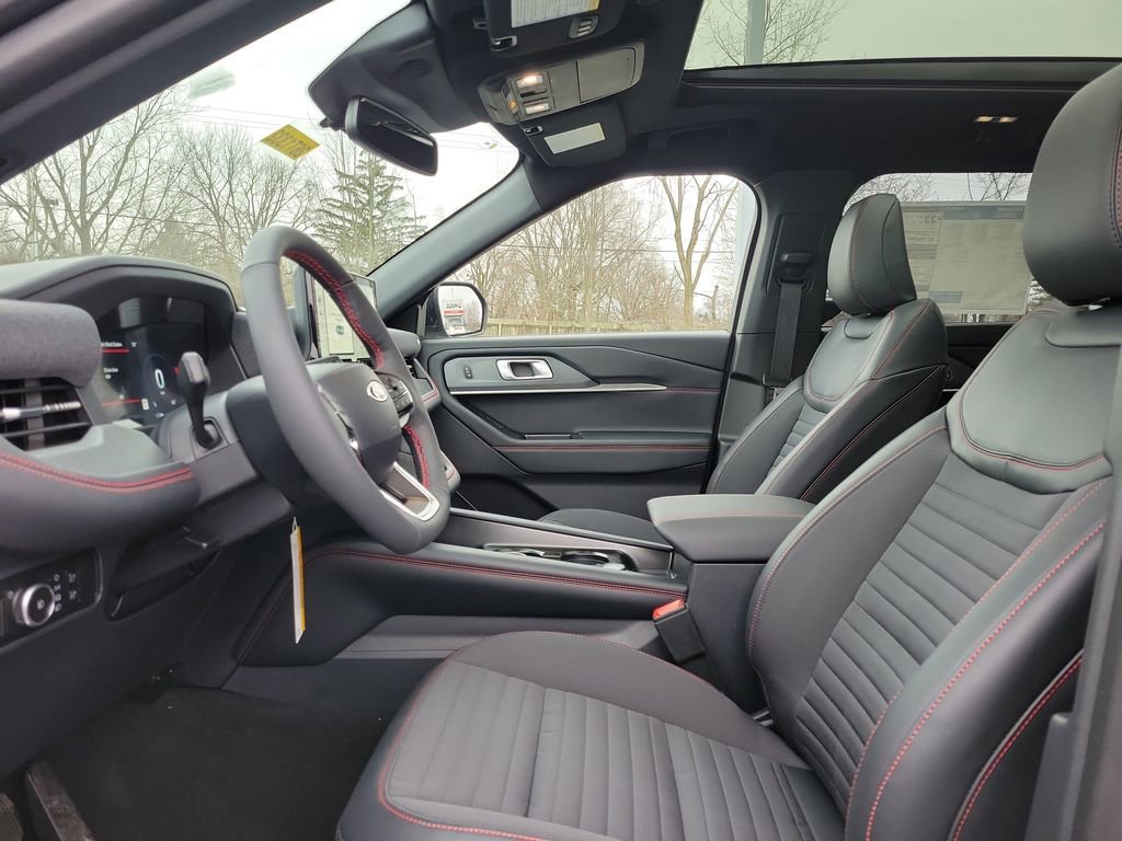 New 2026 Ford Explorer ST-Line w/ ST-Line Street Pack image 16