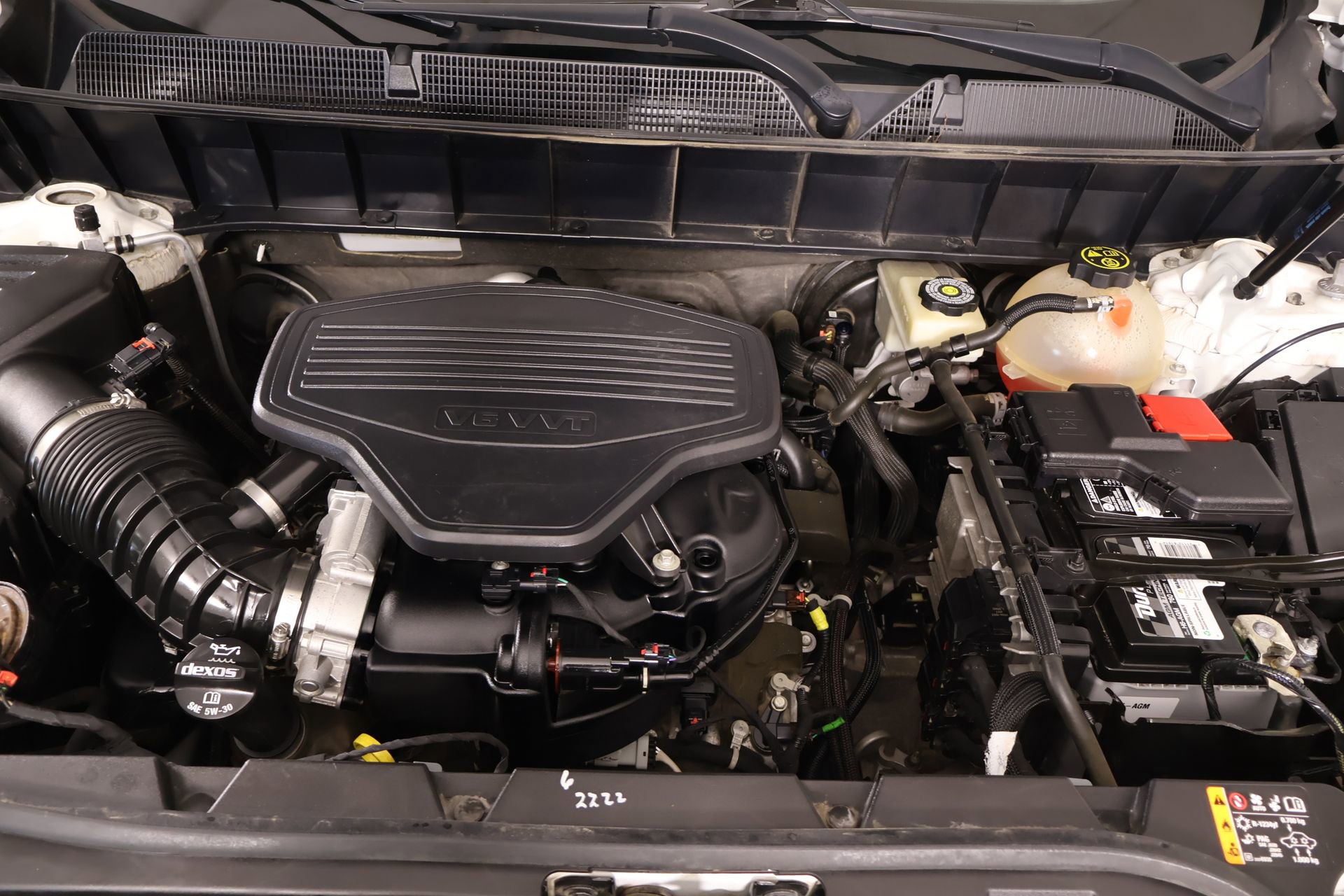 Used 2018 GMC Acadia Denali w/ Technology Package FWD image 22