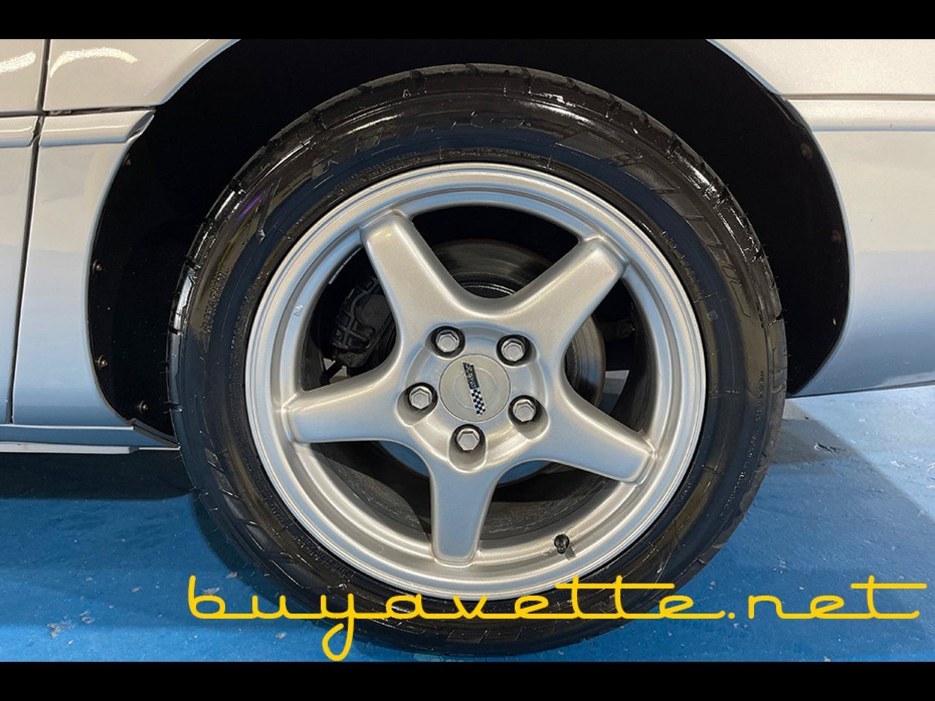 Used 1996 Chevrolet Corvette Coupe RWD image 12
