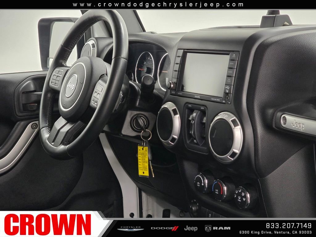 Used 2015 Jeep Wrangler Unlimited Sahara w/ Connectivity Group image 11