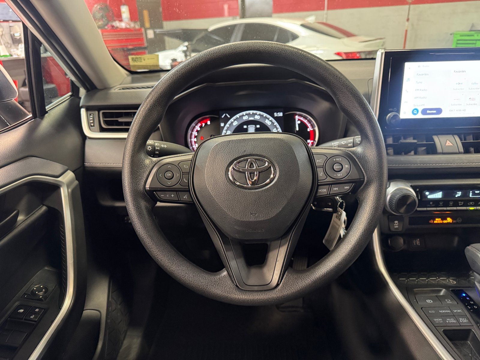 Certified 2025 Toyota RAV4 LE AWD/4WD image 9
