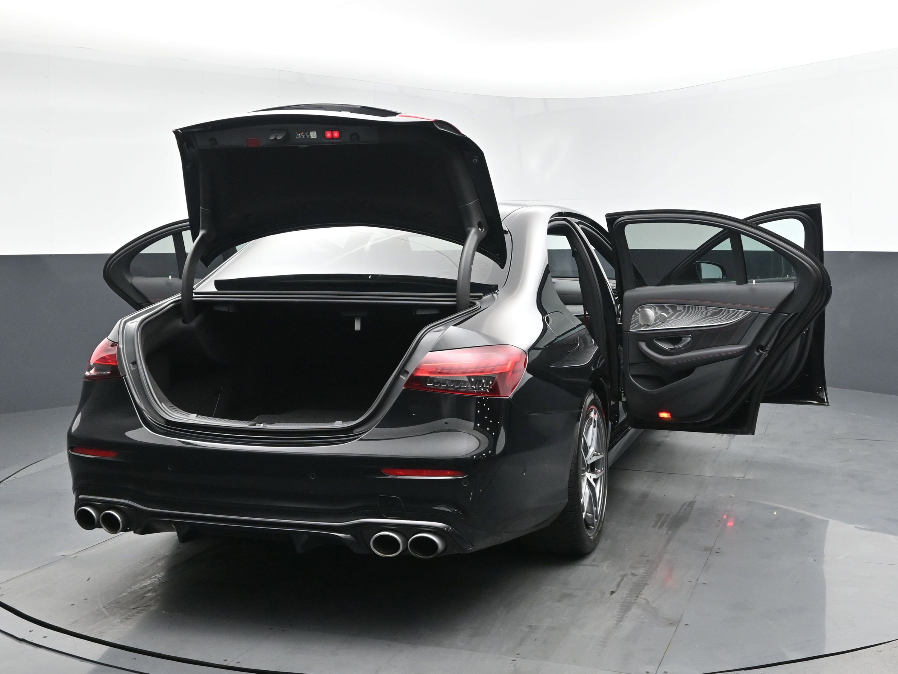 Used 2022 Mercedes-Benz E 53 AMG 4MATIC Sedan image 31