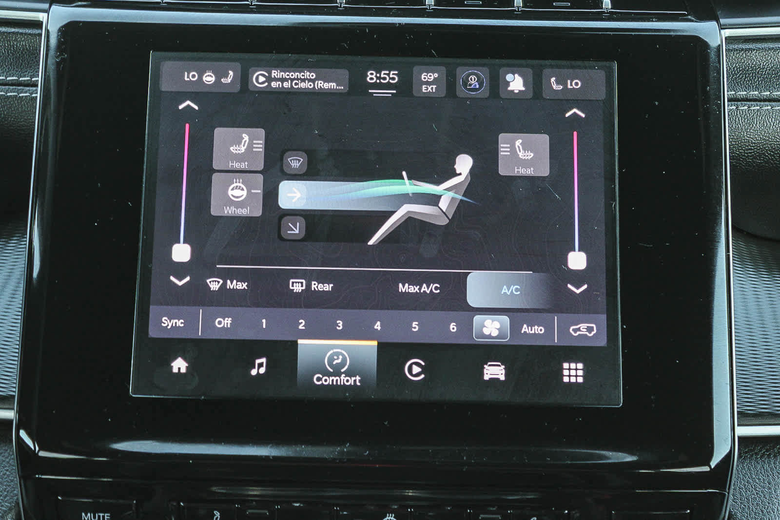 Used 2024 Jeep Grand Cherokee Altitude AWD/4WD image 14